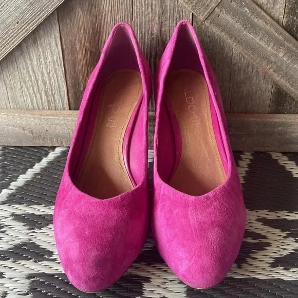 Aldo| Pink Suede  Heels - Picture 2 of 6